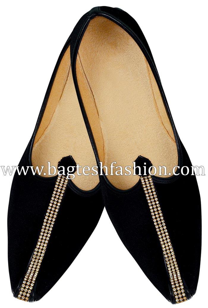 Ethnic Black Velvet Shoes Mojari